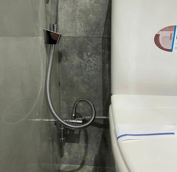 استودیوی استاندارد, Opera Center Hotel & Apartments