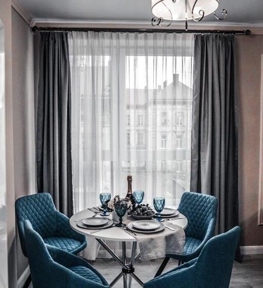 استودیوی استاندارد, Opera Center Hotel & Apartments