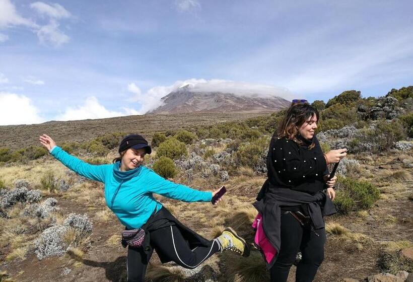 Дом 2 Спальни, Arusha Holiday Safari