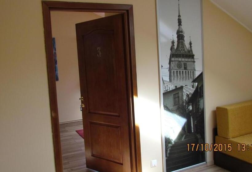 חדר סטנדרט חדר אמבטיה משותף, Cosbuc Residence & Villa