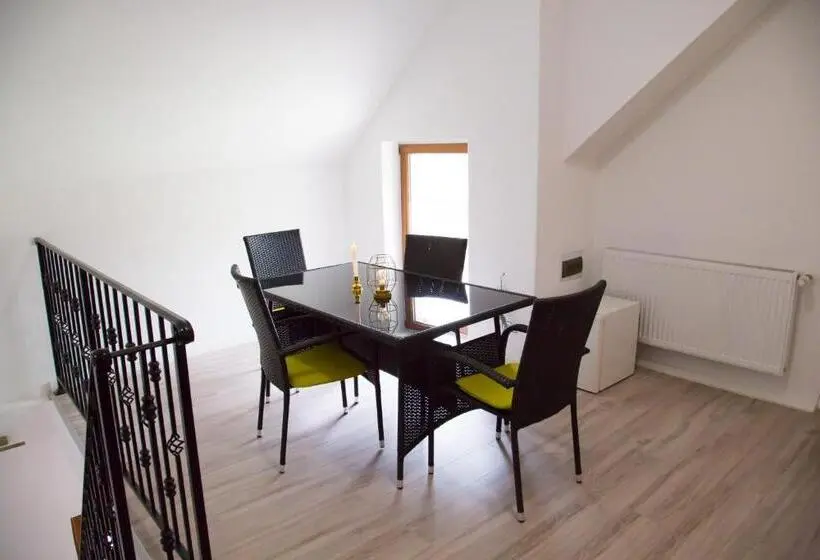 ویلای لوکس 1 خوابه, Cosbuc Residence & Villa