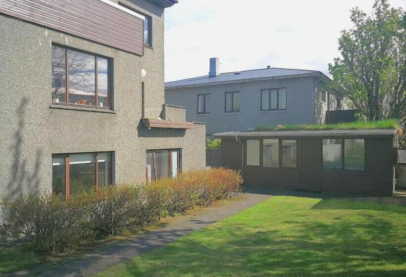 کابین, Eric The Red Guesthouse