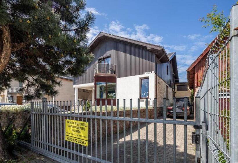 استودیوی استاندارد, Gerika Guest House