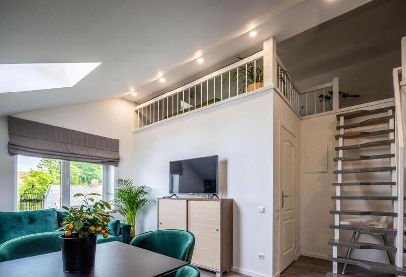 استودیوی استاندارد, Gerika Guest House