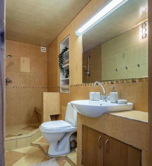 استودیوی استاندارد, Gerika Guest House