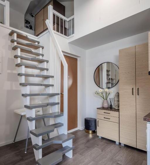 استودیوی استاندارد, Gerika Guest House