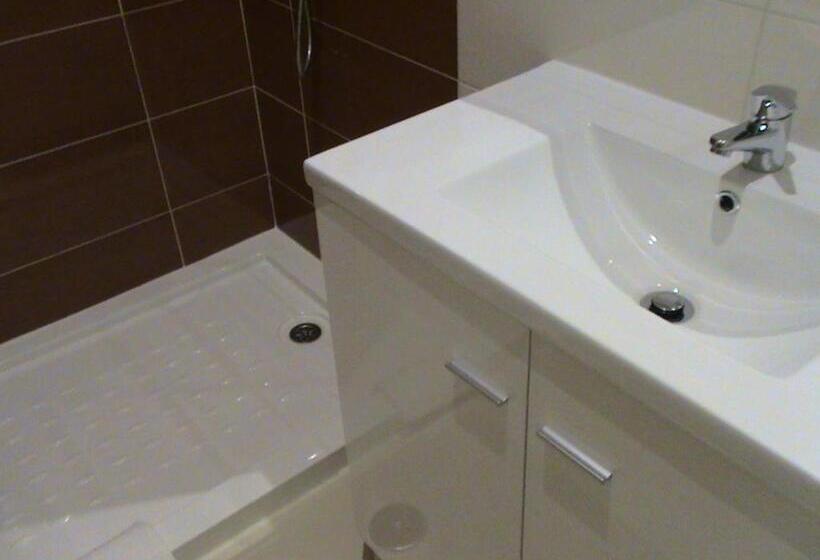 اتاق استاندارد, Rm Newhost 2015 / Casadochico