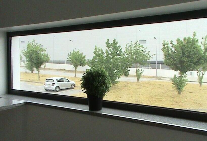 اتاق استاندارد سه نفره, Rm Newhost 2015 / Casadochico