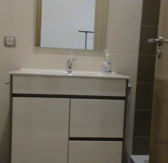 اتاق استاندارد سه نفره, Rm Newhost 2015 / Casadochico