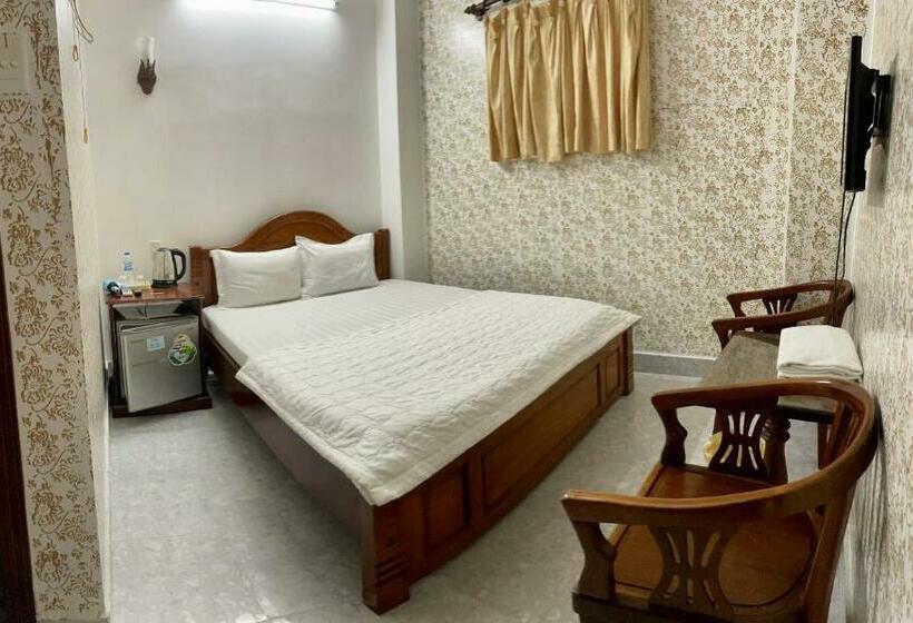 اتاق استاندارد, Thuy Van