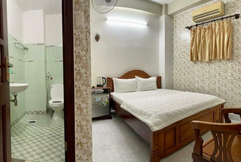 اتاق استاندارد, Thuy Van