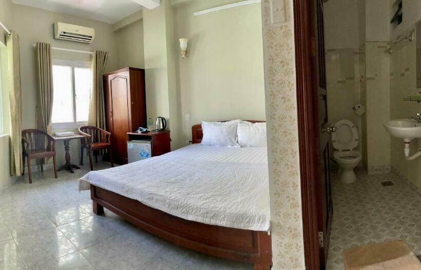 اتاق استاندارد, Thuy Van