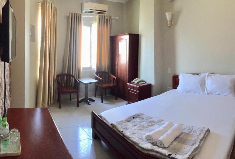 اتاق استاندارد, Thuy Van