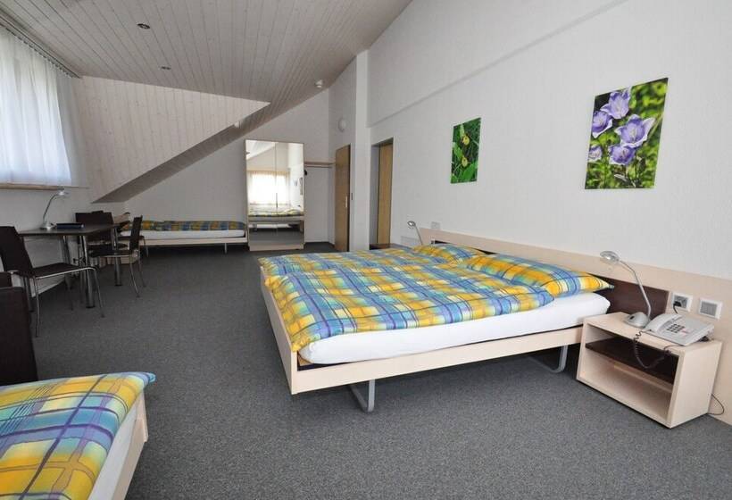 スタンダード4人部屋, Ferien  Und Familienhotel Alpina Adelboden