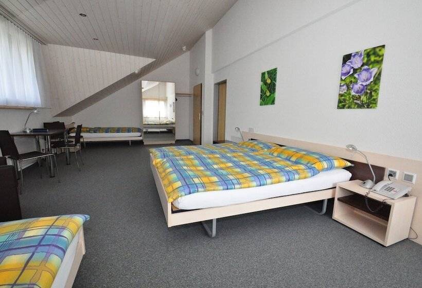 スタンダード4人部屋, Ferien  Und Familienhotel Alpina Adelboden