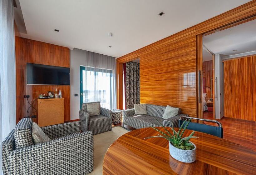 סוויטה, Acaya Golf Resort & Spa