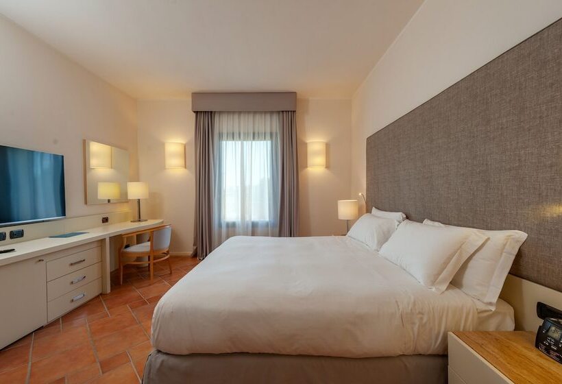 Полулюкс, Acaya Golf Resort & Spa