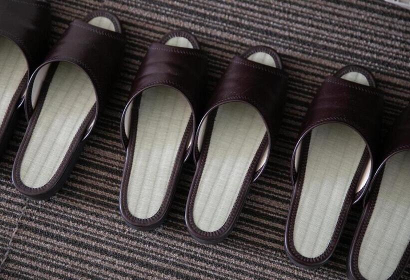 Quarto Quádruplo Estandar, Aile