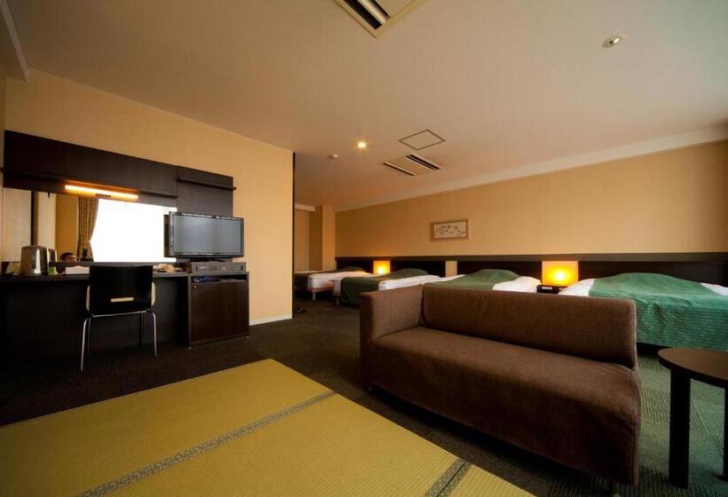 Quarto Quádruplo Estandar, Aile