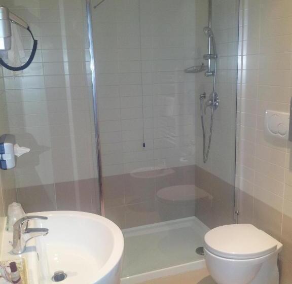 غرفة قياسية فردية, Ambra