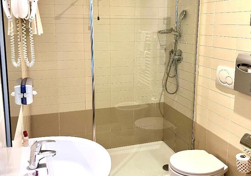 غرفة قياسية فردية, Ambra