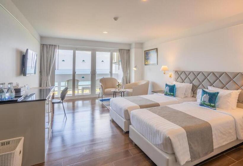 디럭스 룸 바다 전망, Andaman Beach Suites Hotel, Patong Phuket