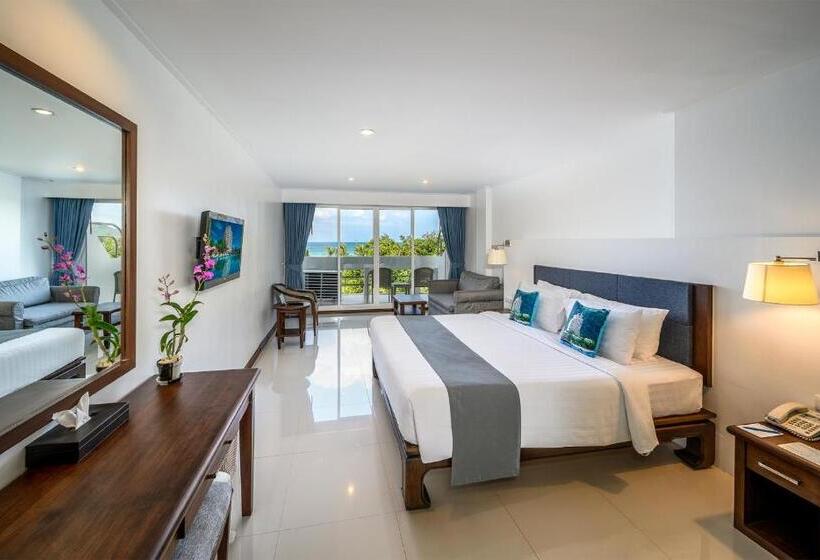 풀장 전망 디럭스 룸, Andaman Beach Suites Hotel, Patong Phuket