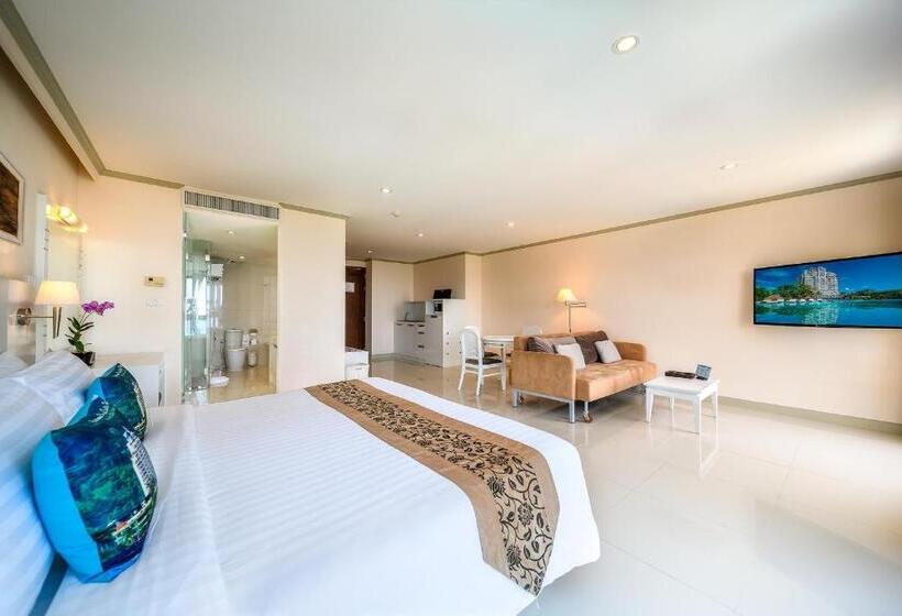 디럭스 룸 바다 전망, Andaman Beach Suites Hotel, Patong Phuket