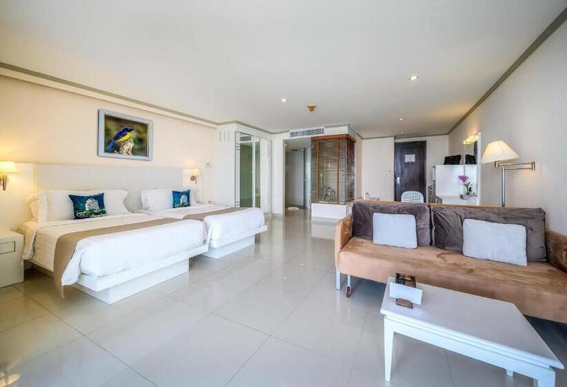 디럭스 룸 바다 전망, Andaman Beach Suites Hotel, Patong Phuket