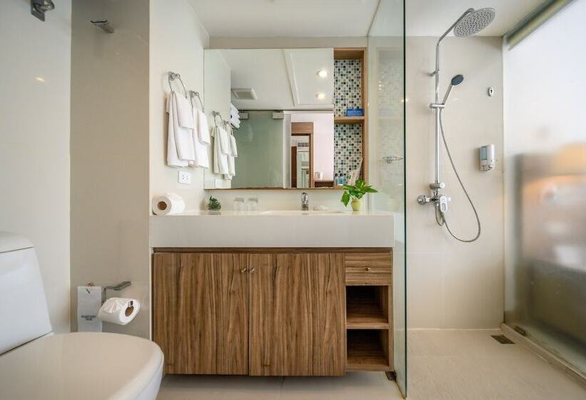 수피리어 룸 도시 전망, Andaman Beach Suites Hotel, Patong Phuket