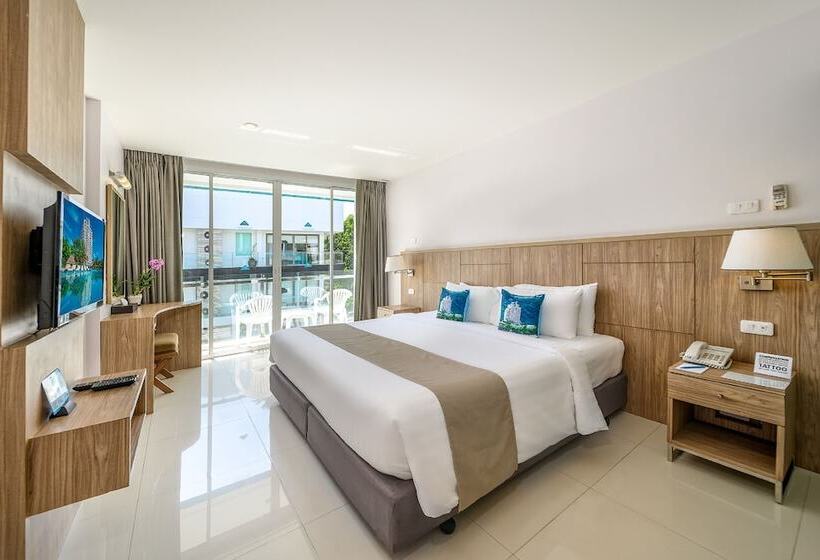 수피리어 룸 도시 전망, Andaman Beach Suites Hotel, Patong Phuket