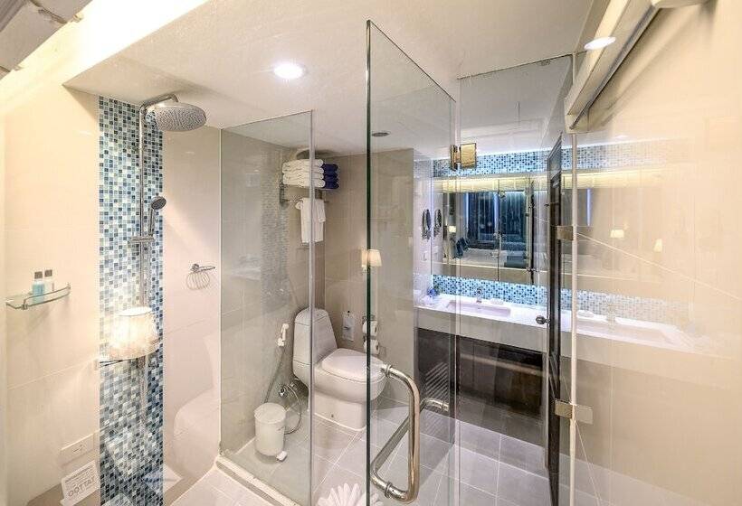디럭스 룸 바다 전망, Andaman Beach Suites Hotel, Patong Phuket