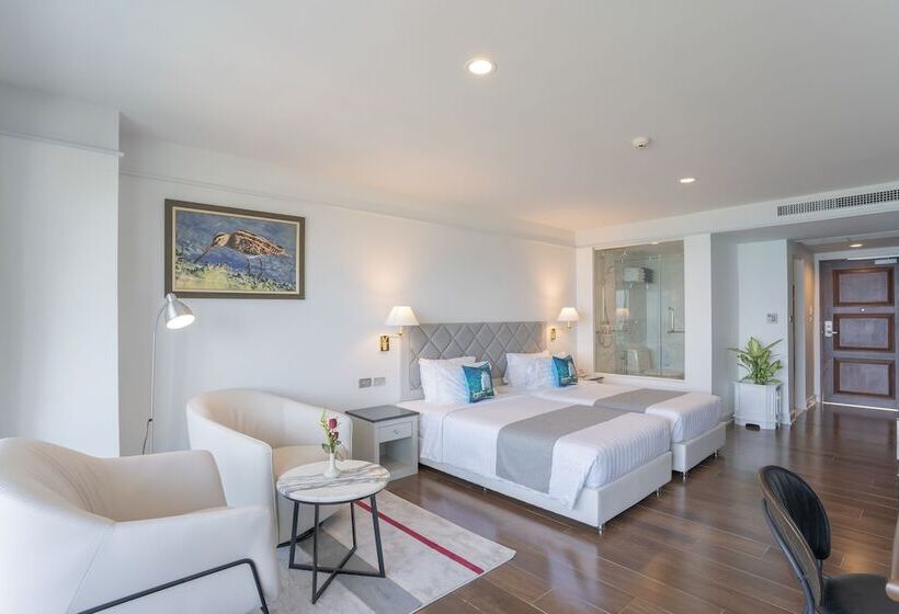 디럭스 룸 바다 전망, Andaman Beach Suites Hotel, Patong Phuket