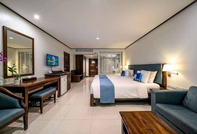 디럭스 룸 바다 전망, Andaman Beach Suites Hotel, Patong Phuket