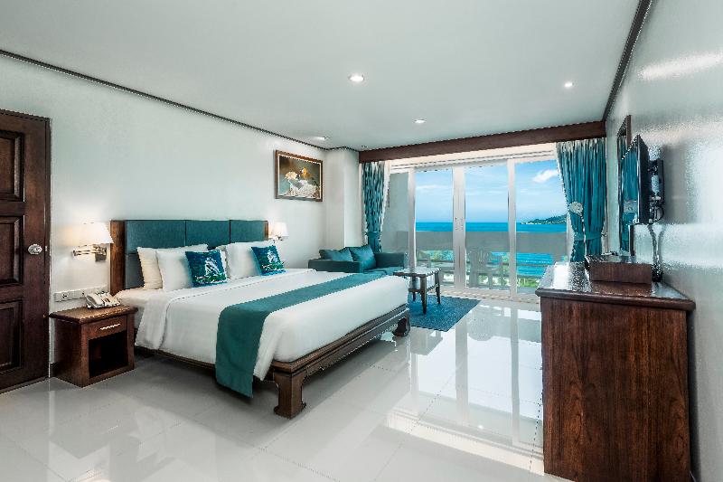 디럭스 룸 바다 전망, Andaman Beach Suites Hotel, Patong Phuket