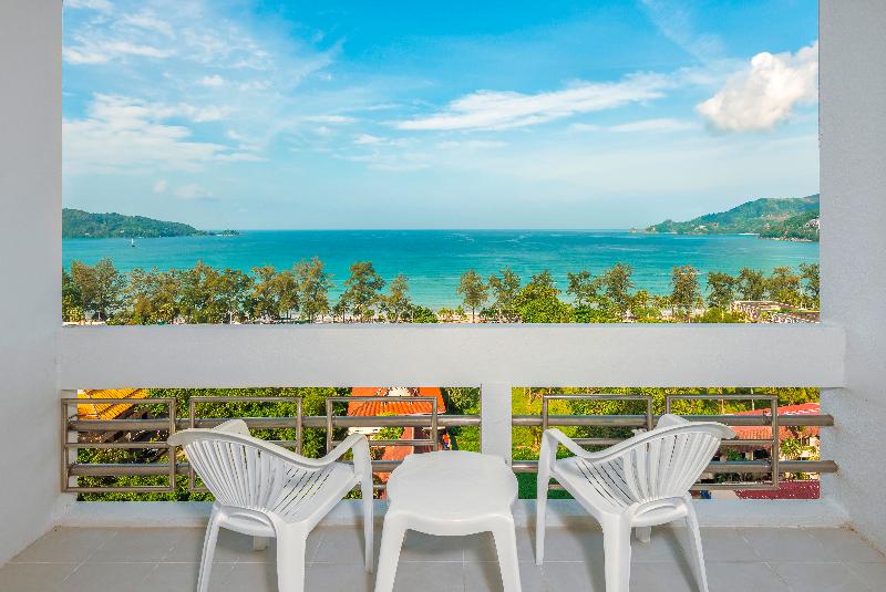디럭스 룸 바다 전망, Andaman Beach Suites Hotel, Patong Phuket