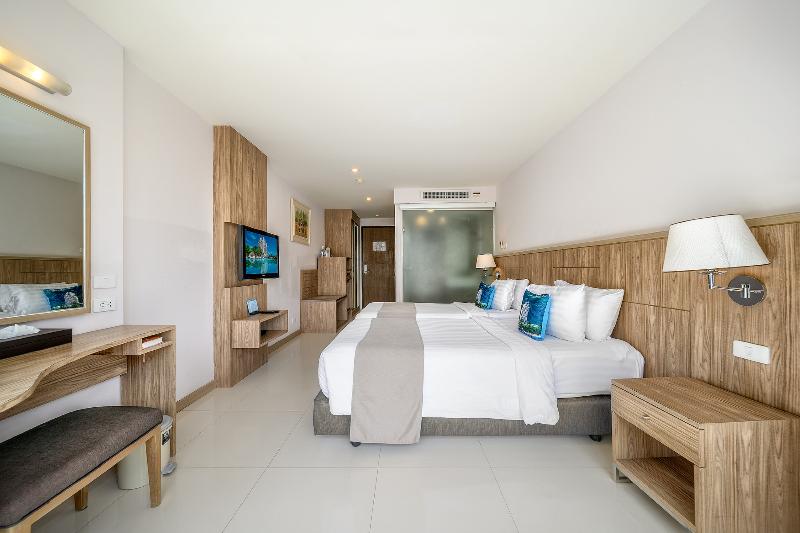 수피리어 룸 도시 전망, Andaman Beach Suites Hotel, Patong Phuket