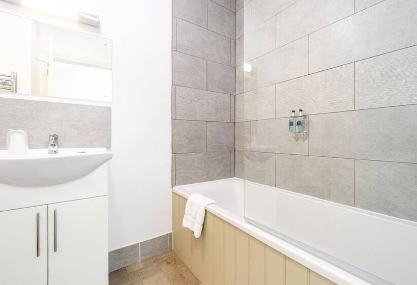 家庭间, Best Western The Webbington Hotel & Spa