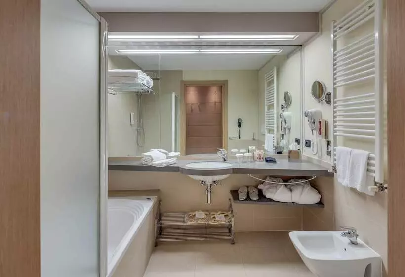 Comfort room with lake view, Caesius Thermae & Spa Resort