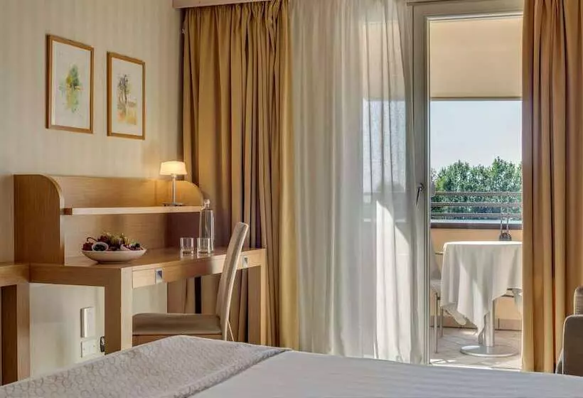 Comfort room with lake view, Caesius Thermae & Spa Resort