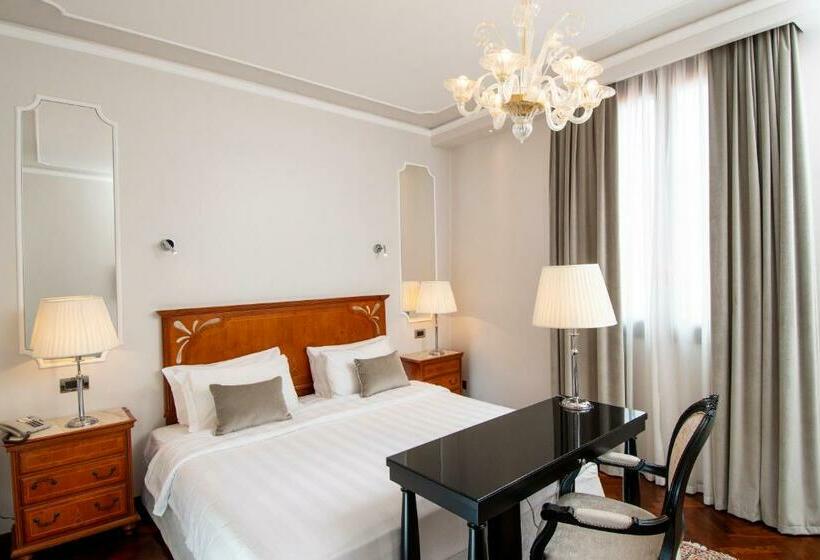 اتاق لوکس با چشم‌انداز شهر, Casa Verardo Residenza D Epoca