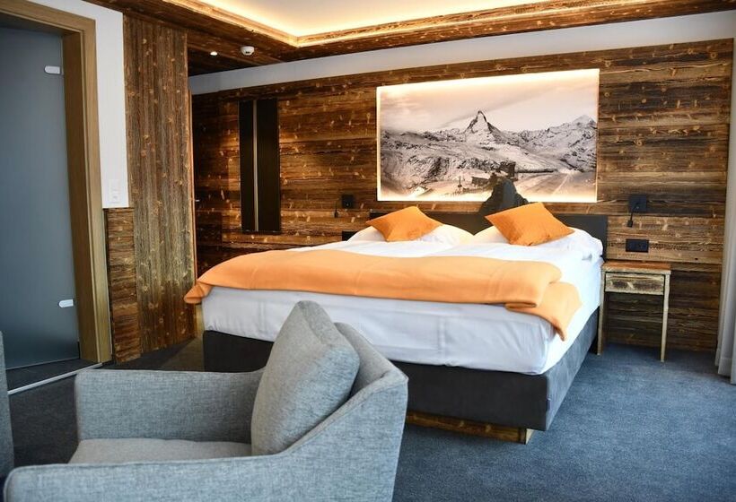 جناح جونيور, Elite