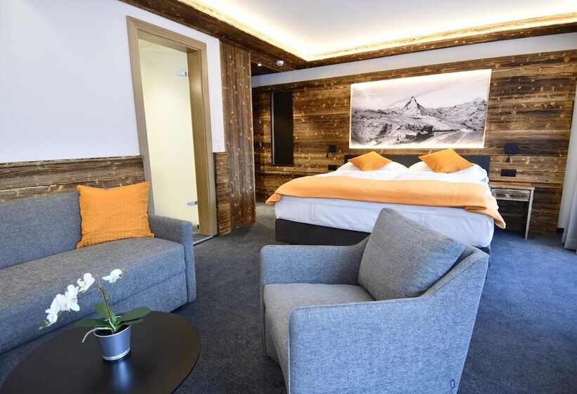 جناح جونيور, Elite