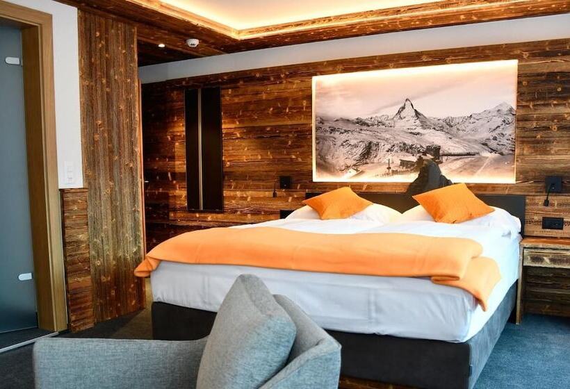 جناح جونيور, Elite