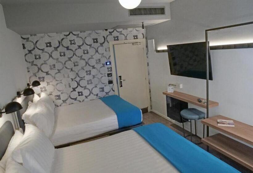 חדר דלוקס לשלושה, Europa Monetti