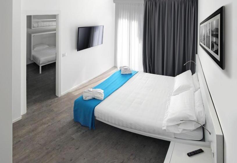 סוויטה משפחתית, Europa Monetti