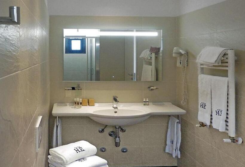 חדר סופריור, Europa Monetti