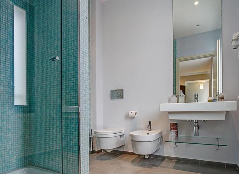 חדר סופריור, Europa Monetti