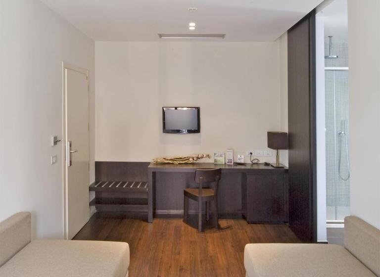 סוויטה, Europa Monetti