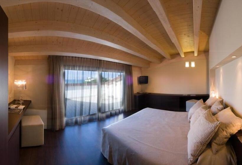 סוויטה עם טרסה, Europa Monetti